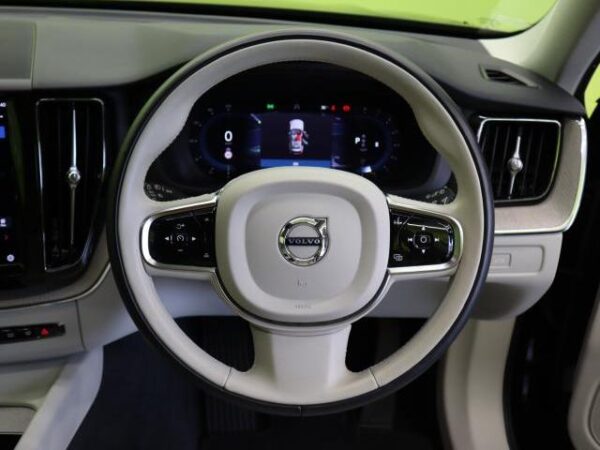 Ref:AUX-19394644 VOLVO XC60 2022 - Image 8