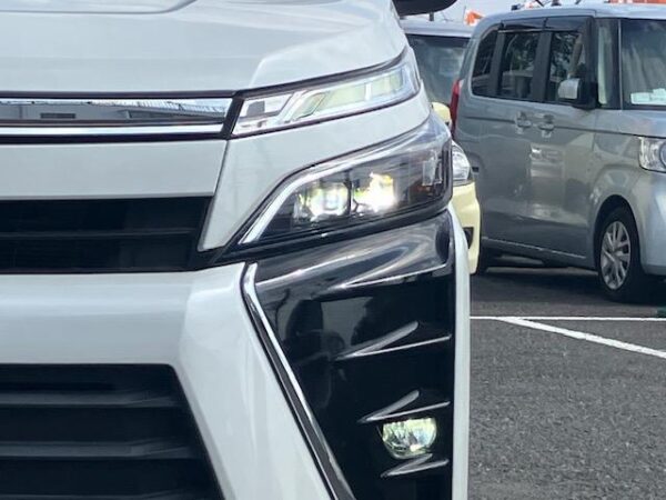 Ref:AUX-19394713 TOYOTA VOXY 2018 - Image 18