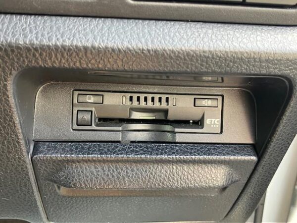 Ref:AUX-19394713 TOYOTA VOXY 2018 - Image 5