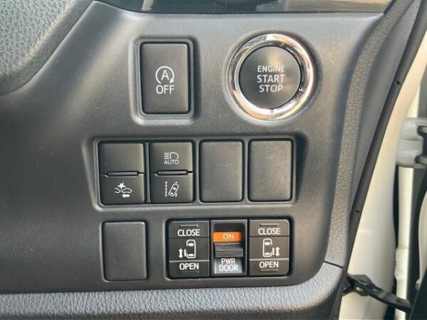 Ref:AUX-19394713 TOYOTA VOXY 2018 - Image 6