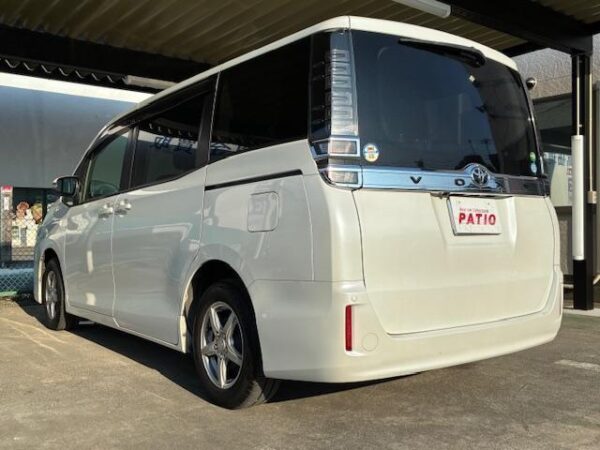 Ref:AUX-19410490 TOYOTA VOXY 2017 - Image 18