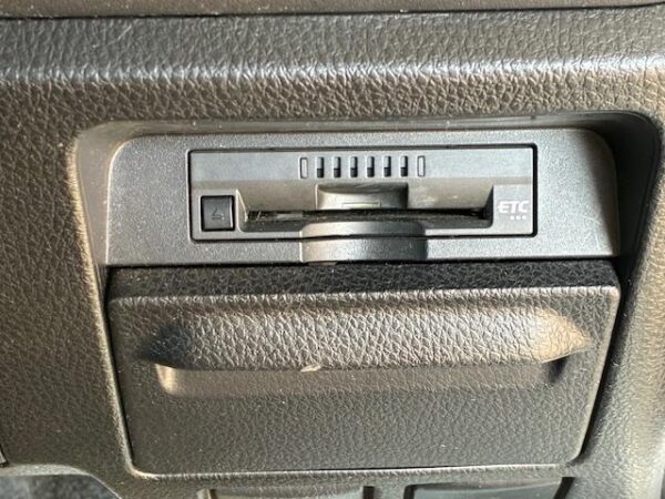 Ref:AUX-19410490 TOYOTA VOXY 2017 - Image 6