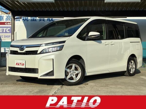 Ref:AUX-19410490 TOYOTA VOXY 2017