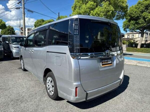 Ref:AUX-19410958 TOYOTA VOXY 2017 - Image 5