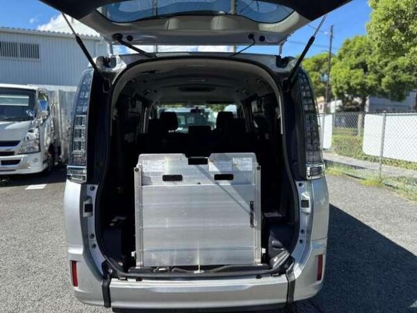 Ref:AUX-19410958 TOYOTA VOXY 2017 - Image 10