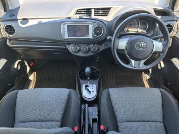 Ref:AUX-19415734 TOYOTA VITZ 2014 - Image 5