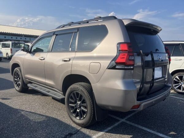 Ref:AUX-19418743 TOYOTA LAND CRUISER PRADO 2023 - Image 2