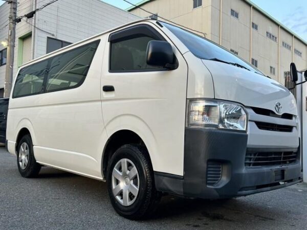 Ref:AUX-19418855 TOYOTA HIACE VAN 2017 - Image 2