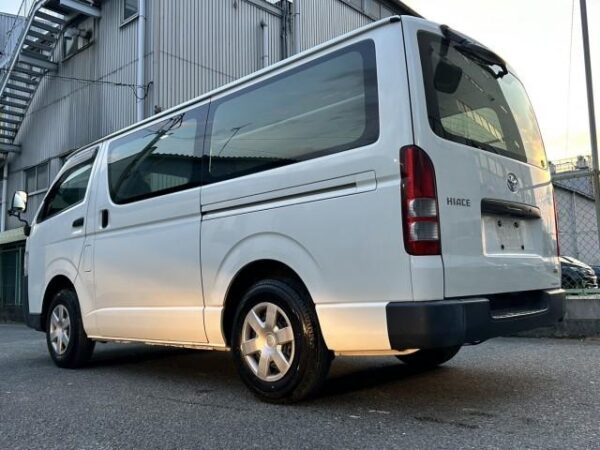 Ref:AUX-19418855 TOYOTA HIACE VAN 2017 - Image 3