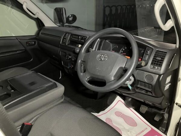 Ref:AUX-19418855 TOYOTA HIACE VAN 2017 - Image 9