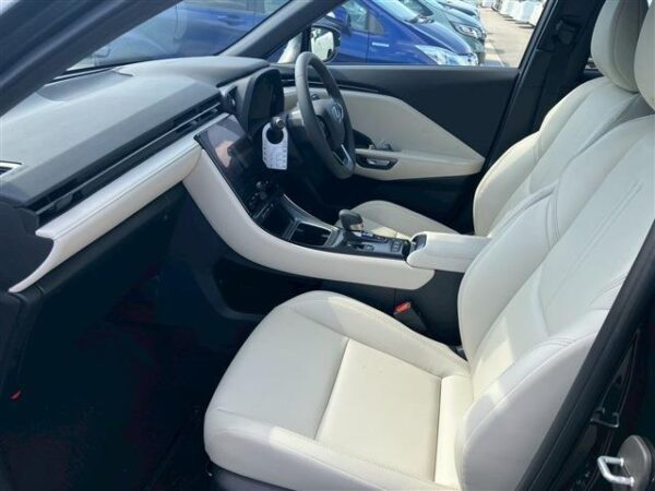 Ref:AUX-19418876 LEXUS LBX 2025 - Image 12