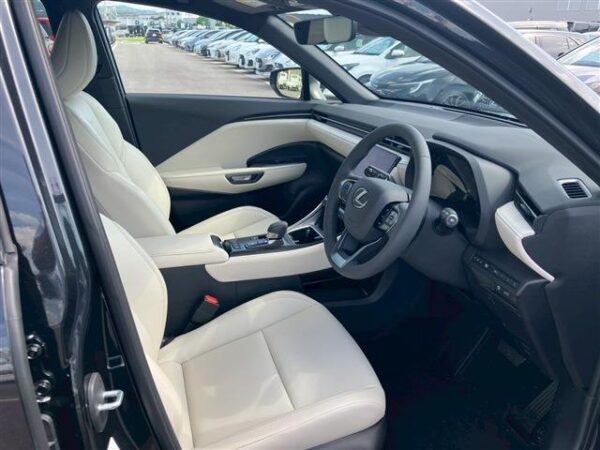 Ref:AUX-19418876 LEXUS LBX 2025 - Image 13