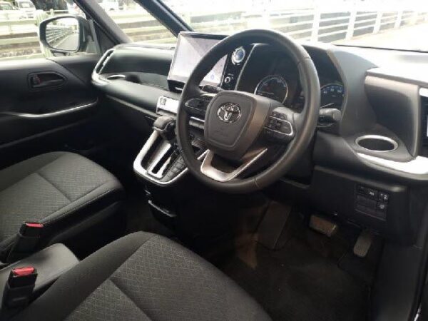 Ref:AUX-19445991 TOYOTA VOXY 2022 - Image 3