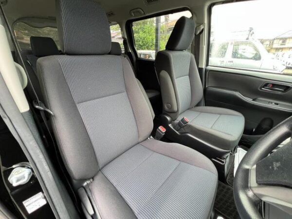 Ref:AUX-19456756 TOYOTA VOXY 2019 - Image 6