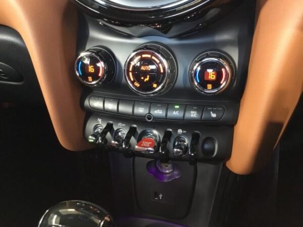 Ref:AUX-19460723 MINI MINI 2020 - Image 17