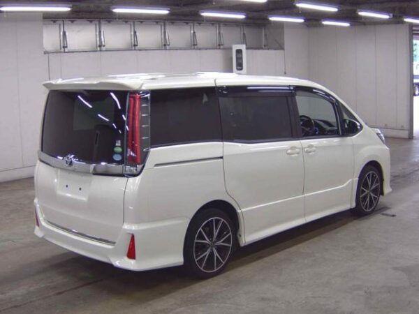 Ref:AUX-19464781 TOYOTA NOAH 2017 - Image 6