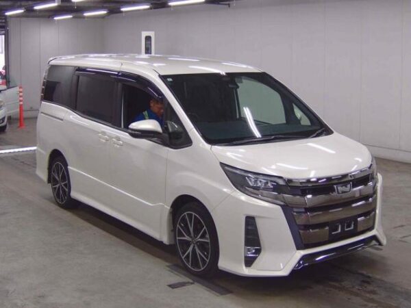 Ref:AUX-19464781 TOYOTA NOAH 2017