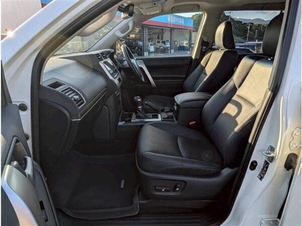 Ref:AUX-19465094 TOYOTA LAND CRUISER PRADO 2023 - Image 3