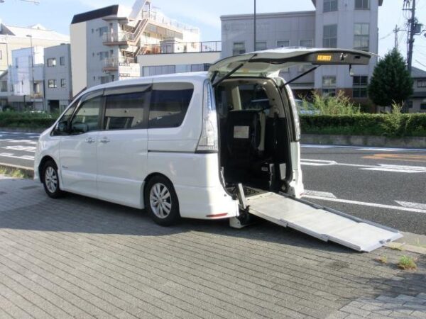 Ref:AUX-19475816 NISSAN SERENA 2014