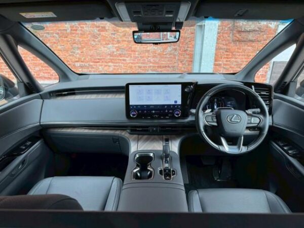 Ref:AUX-19476963 LEXUS LM 2024 - Image 2