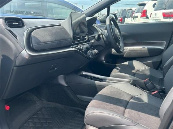 Ref:AUX-19480502 TOYOTA AQUA 2024 - Image 12