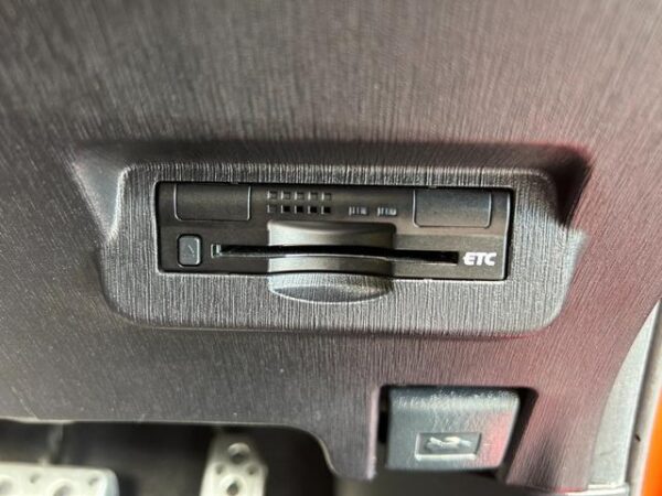 Ref:AUX-19487254 TOYOTA PRIUS ALPHA 2015 - Image 18