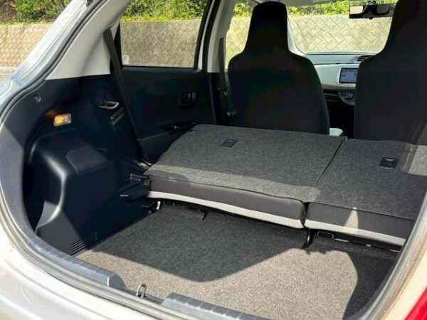 Ref:AUX-19490890 TOYOTA VITZ 2012 - Image 12