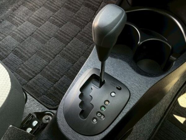 Ref:AUX-19490890 TOYOTA VITZ 2012 - Image 15