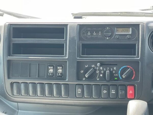 Ref:AUX-19502755 HINO DUTRO 2018 - Image 19