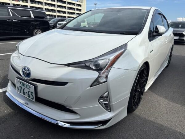 Ref:AUX-19507441 TOYOTA PRIUS 2017