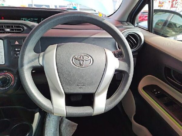 Ref:AUX-19510787 TOYOTA AQUA 2012 - Image 3