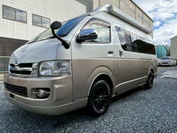 Ref:AUX-19511068 TOYOTA HIACE VAN 2005