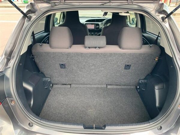 Ref:AUX-19511110 TOYOTA VITZ 2020 - Image 14