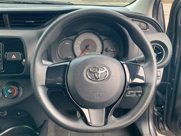 Ref:AUX-19511110 TOYOTA VITZ 2020 - Image 15