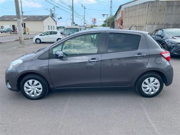 Ref:AUX-19511110 TOYOTA VITZ 2020 - Image 4