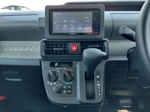 Ref:AUX-19518359 DAIHATSU TANTO 2020 - Image 9