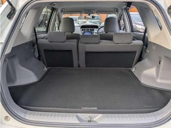 Ref:AUX-19518706 TOYOTA PRIUS ALPHA 2012 - Image 12
