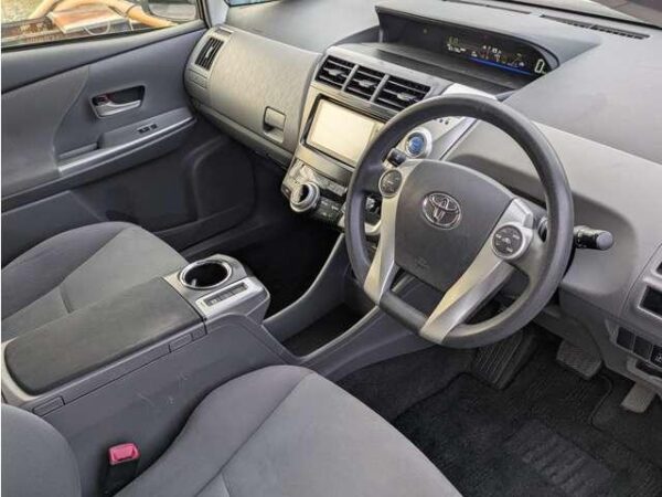Ref:AUX-19518706 TOYOTA PRIUS ALPHA 2012 - Image 8