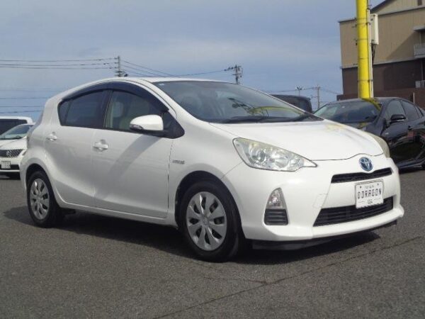 Ref:AUX-19526374 TOYOTA AQUA 2012 - Image 4