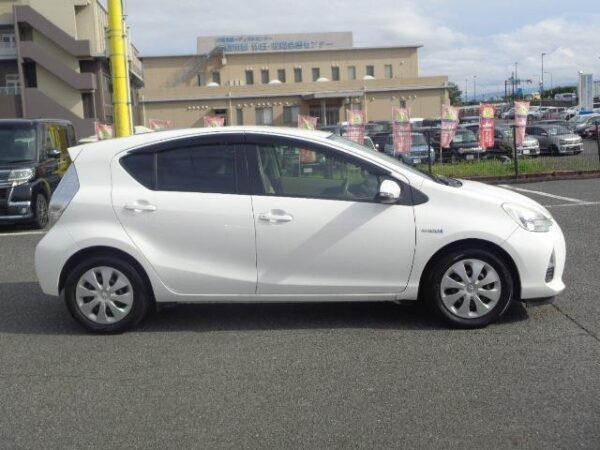 Ref:AUX-19526374 TOYOTA AQUA 2012 - Image 5