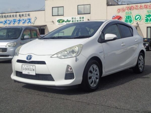 Ref:AUX-19526374 TOYOTA AQUA 2012