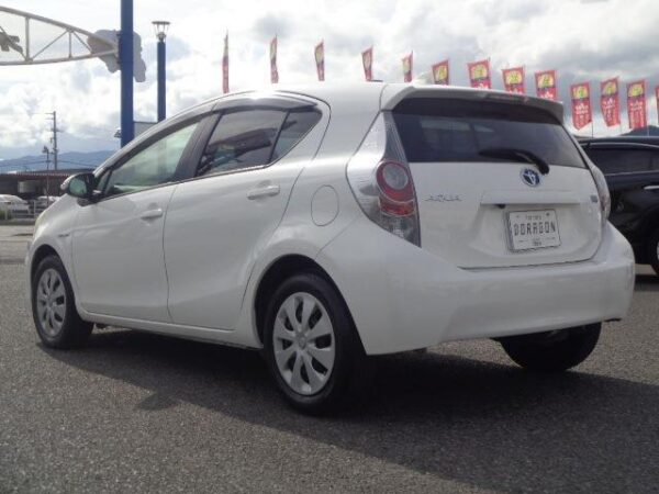 Ref:AUX-19526374 TOYOTA AQUA 2012 - Image 8