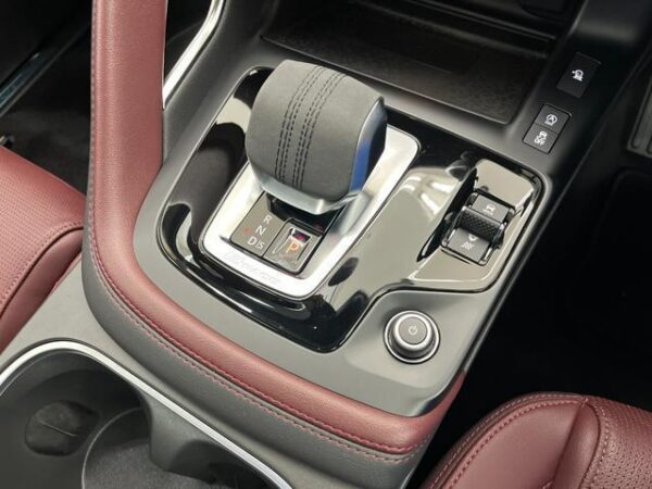 Ref:AUX-19548596 JAGUAR E-PACE 2023 - Image 16