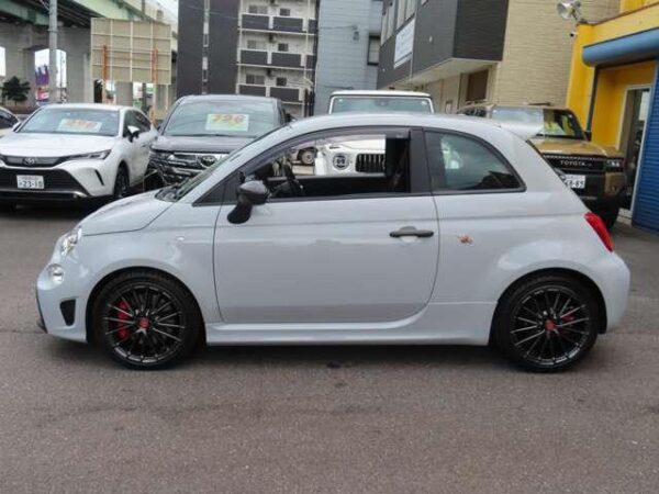 Ref:AUX-19551162 ABARTH ABARTH 695 2023 - Image 6