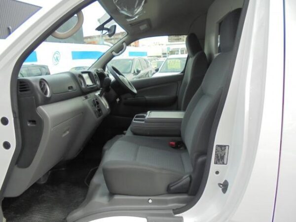 Ref:AUX-19552933 NISSAN NV350CARAVAN VAN 2018 - Image 6
