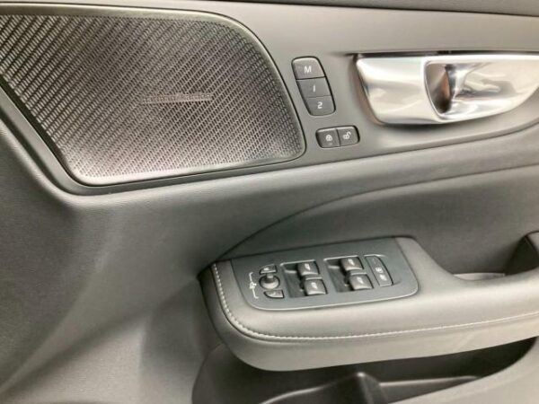Ref:AUX-19553187 VOLVO V60 2023 - Image 12