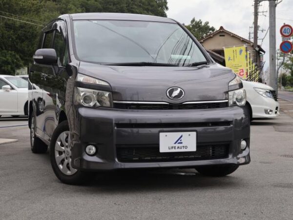 Ref:AUX-19555042 TOYOTA VOXY 2013