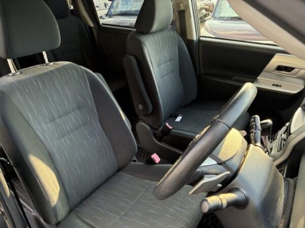 Ref:AUX-19556732 TOYOTA NOAH 2012 - Image 4