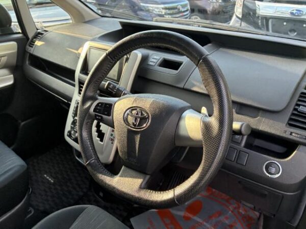 Ref:AUX-19556732 TOYOTA NOAH 2012 - Image 9