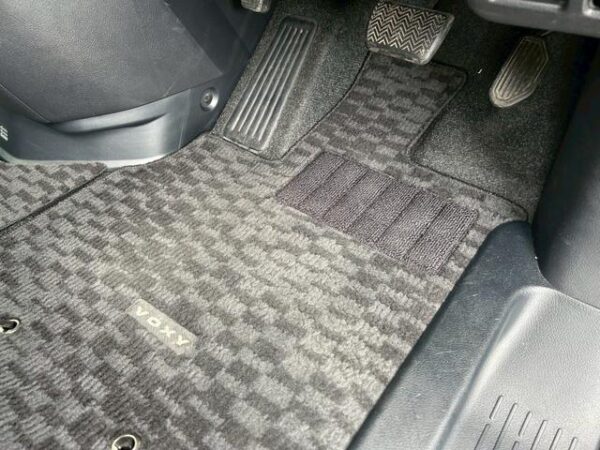 Ref:AUX-19564114 TOYOTA VOXY 2012 - Image 12